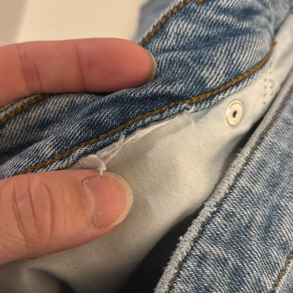 GOOD AMERICAN Plus size Denim Shorts - Picture 7 of 7